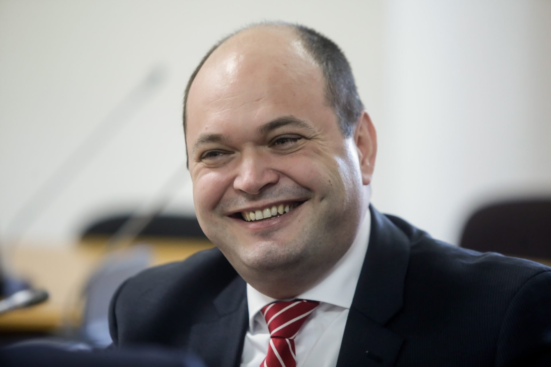 Bolojan: Consilierul recunoaște. Nu sunt bani pentru carburanți mai ieftini. Ce variante se discută?