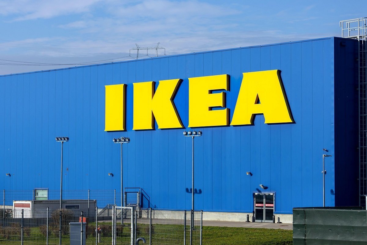 Ikea, gigantul suedez al mobilei, vine cu o strategie de extindere îndrăzneață: magazine compacte, o versiune mai mică a magazinelor tradiționale, menită să cucerească noi piețe și să ofere o experiență de cumpărături adaptată la nevoile clienților