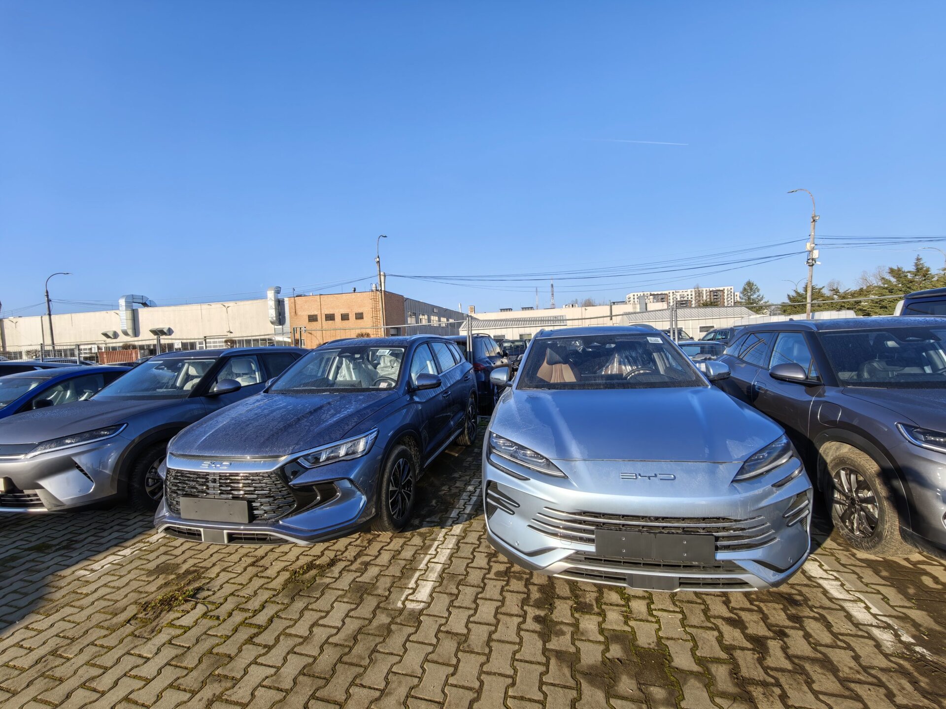 Bateriile electrice de la BYD revoluționează încărcarea ultra-rapidă Progrese semnificative în tehnologia bateriilor electrice vin din China, unde gigantul BYD a demonstrat capacități de încărcare ultra-rapidă care depășesc tot ce se vedea până acum pe piață