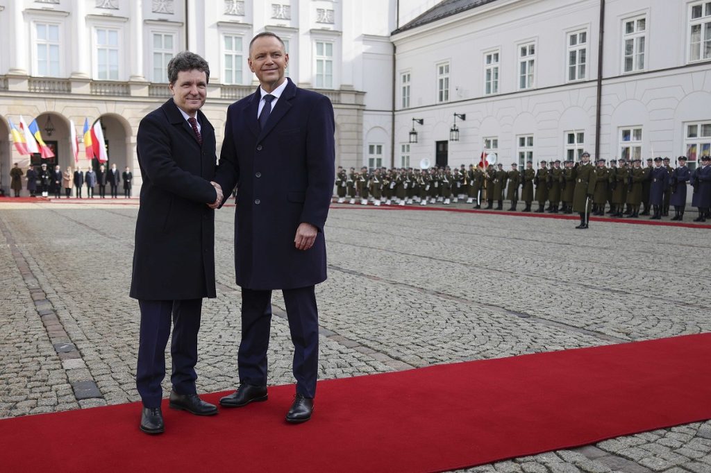 Nicușor Dan: „Nu vom plânge Republica Islamică Iran” Primarul general al Capitalei, Nicușor Dan, a declarat joi, în cadrul unei conferințe de presă comune cu omologul său polonez, Karol Nawrocki, că nu este momentul pentru a exprima condoleanțe față de Republica Islamică Iran