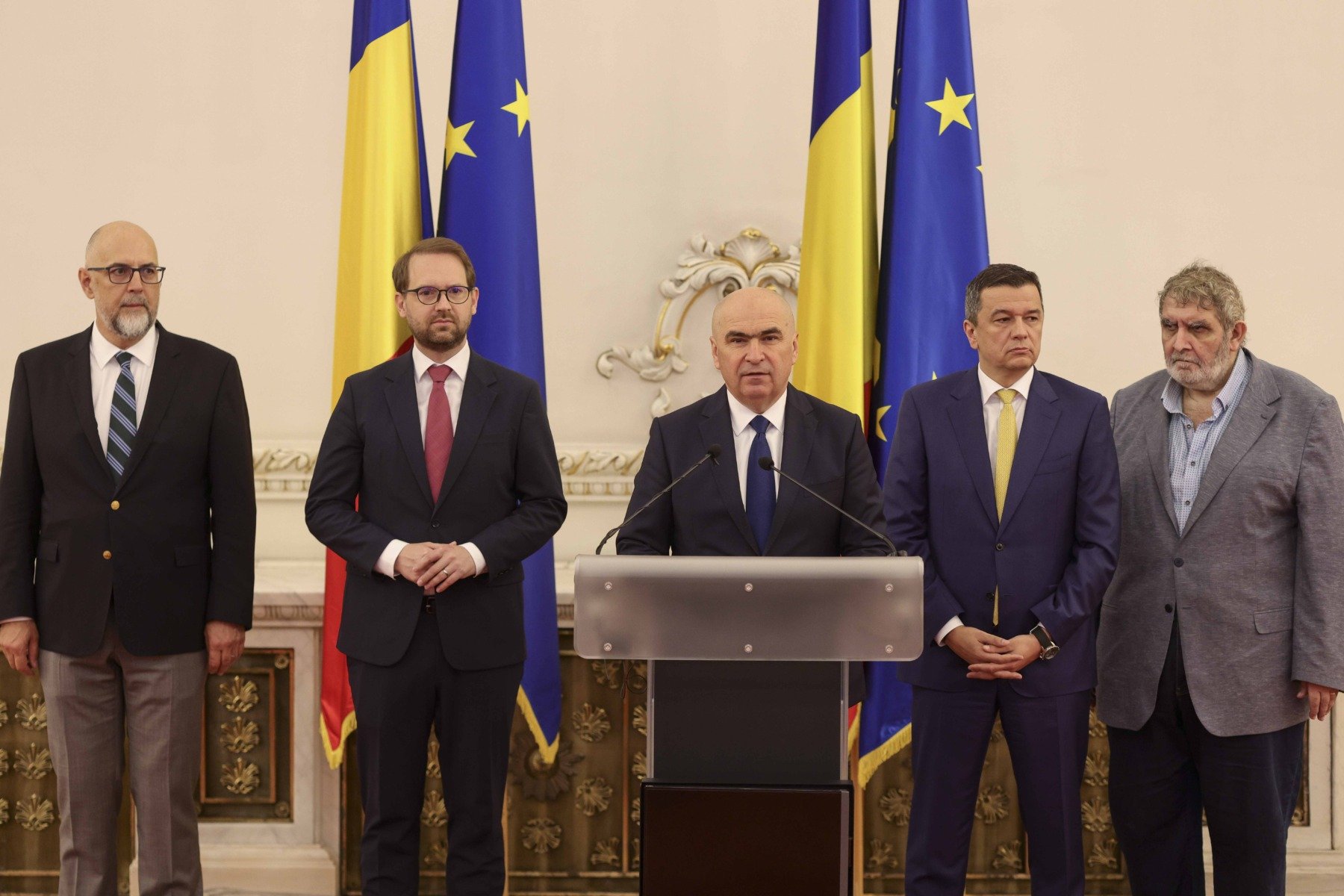 Blocaj major în coaliție: Bugetul, pe muchie de cuțit Liderii coaliției de guvernare se reunesc astăzi, începând cu ora 10:00, într-o ședință crucială pentru a debloca votul asupra bugetului de stat