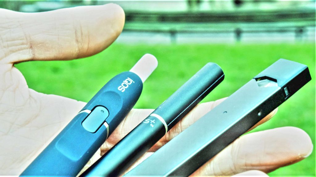 Regatul Unit vrea să interzică fumatul și vapingul în preajma copiilor Guvernul britanic propune o serie de măsuri menite să limiteze fumatul, vapingul și utilizarea produselor din tutun încălzit în locuri frecventate de minori