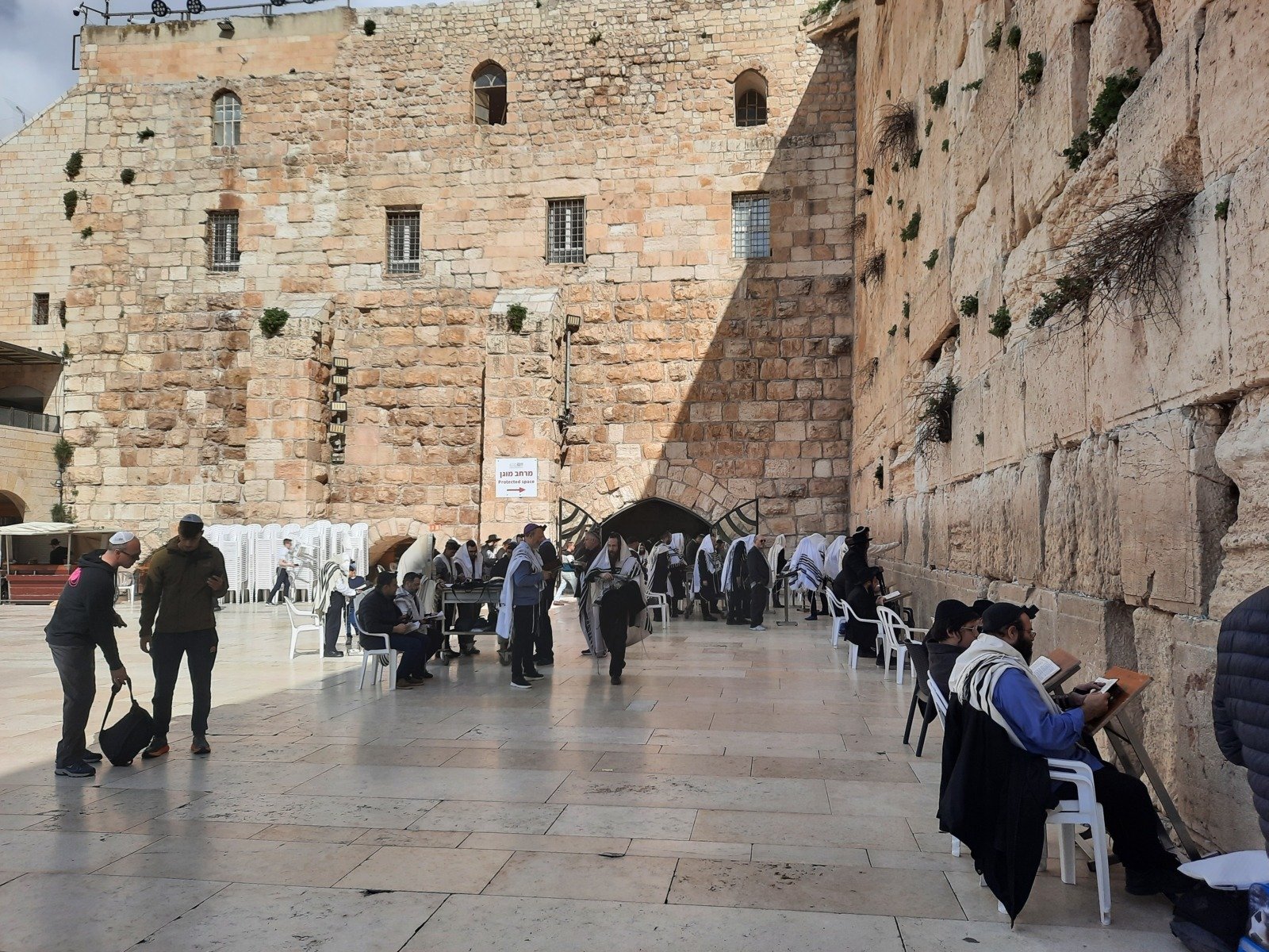 Duminica Floriilor la Ierusalim, anulată din cauza tensiunilor cu Iranul Procesiunea tradițională de Duminica Floriilor, programată să aibă loc în Ierusalimul de Est pe 29 martie, a fost anulată
