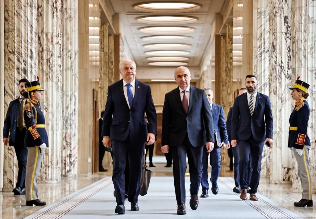 Premierul Republicii Moldova, Alexandru Munteanu, Efectuează o Vizită Oficială în România Premierul Republicii Moldova, Alexandru Munteanu, va efectua o vizită oficială în România marți