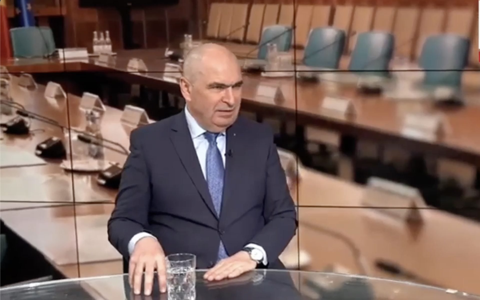 Bolojan despre o posibilă colaborare cu AUR: „Nu am discutat așa ceva” Premierul Ilie Bolojan a respins categoric, marți seară, la EuroNews, speculațiile privind o posibilă colaborare a Partidului Național Liberal (PNL) cu Alianța pentru Unirea Românilor (AUR) pentru a asigura o majoritate parlamentară