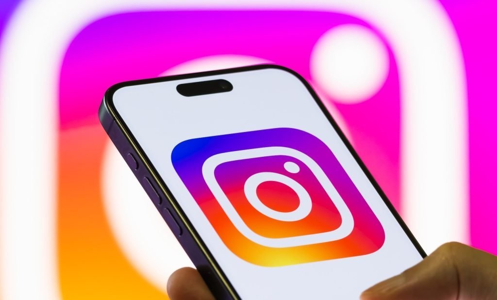De la o frustrare în vacanță la o platformă globală: istoria Instagram Kevin Systrom și Mike Krieger, fondatorii Instagram, au transformat o simplă nemulțumire într-un fenomen global