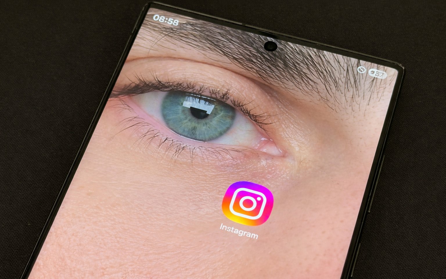 Instagram renunță la criptarea mesajelor private