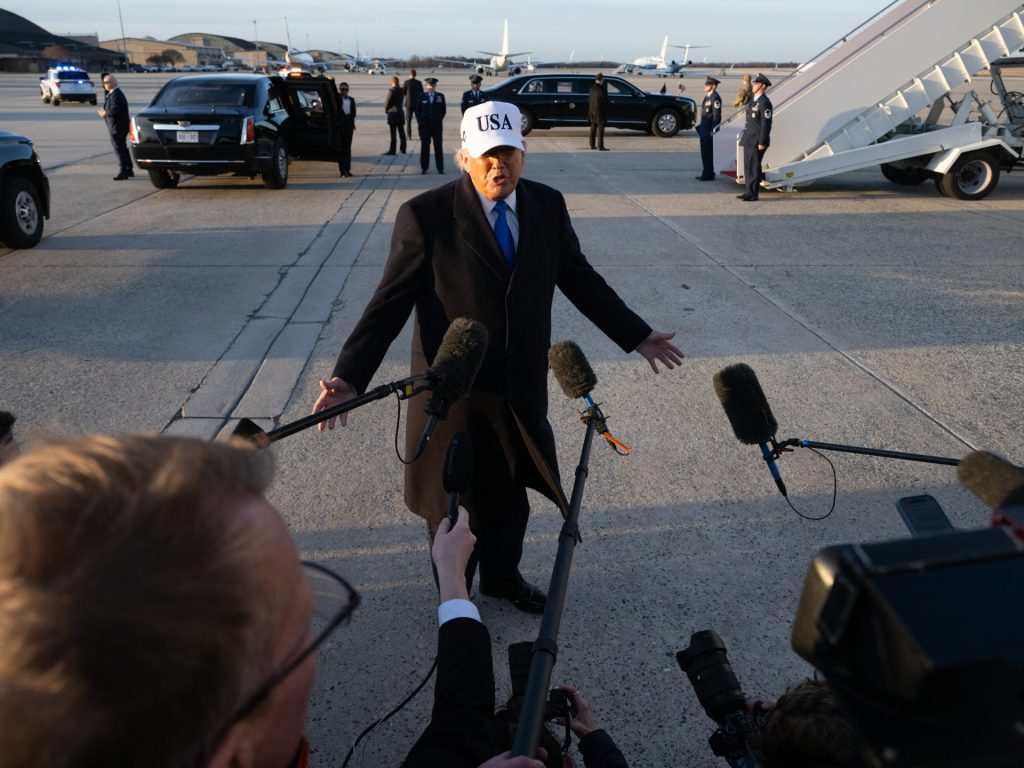Trump vrea să „reformeze” mass-media: amenințări și presiuni asupra libertății de exprimare în SUA Washington, DC – Fostul președinte american Donald Trump continuă să polarizeze opinia publică cu politica sa față de mass-media