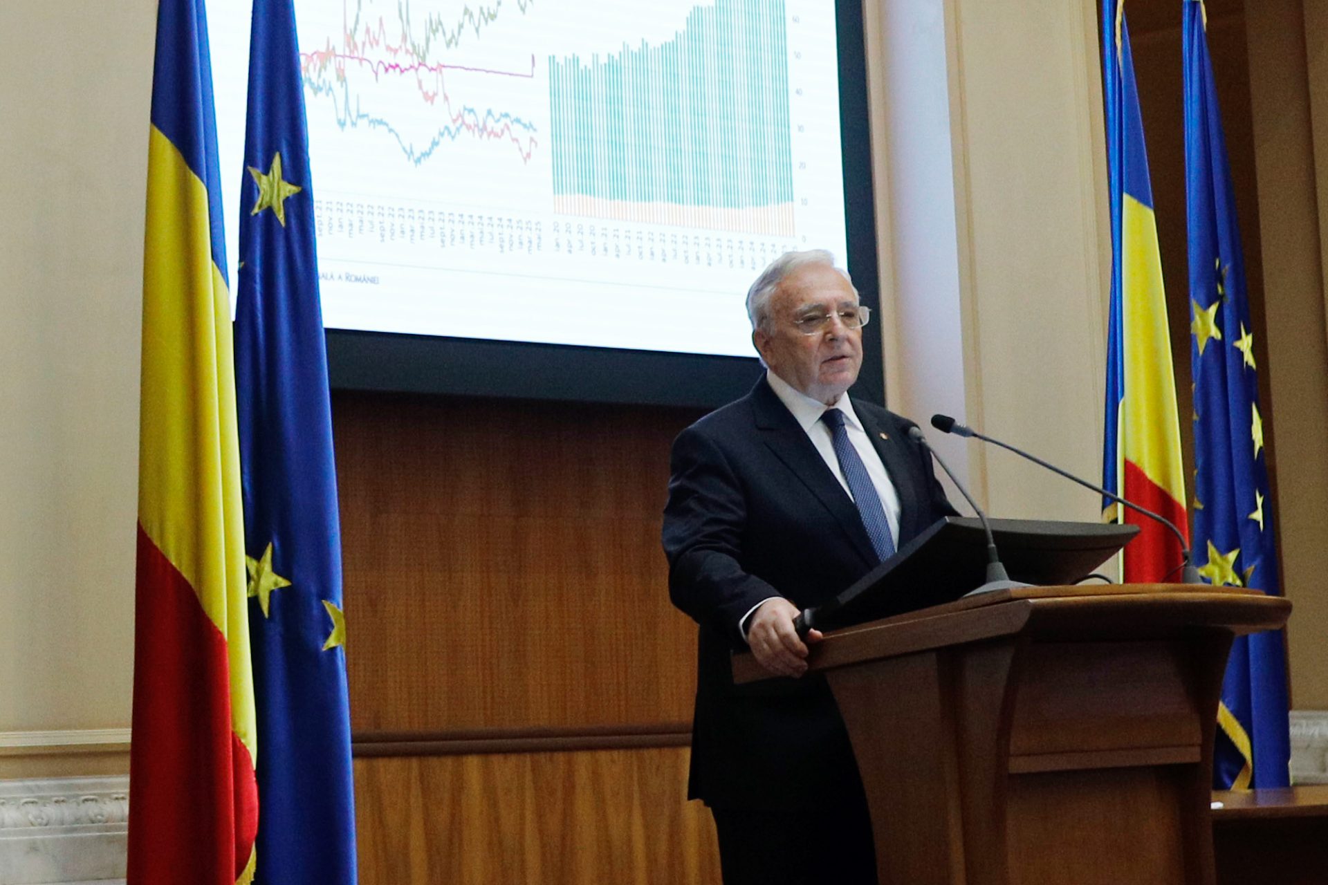 Isărescu avertizează: Deficitul bugetar, o amenințare la adresa progresului economic București – Guvernatorul Băncii Naționale a României (BNR), Mugur Isărescu, a lansat un avertisment clar joi: corectarea deficitului bugetar este crucială pentru a menține stabilitatea economică și a consolida realizările recente