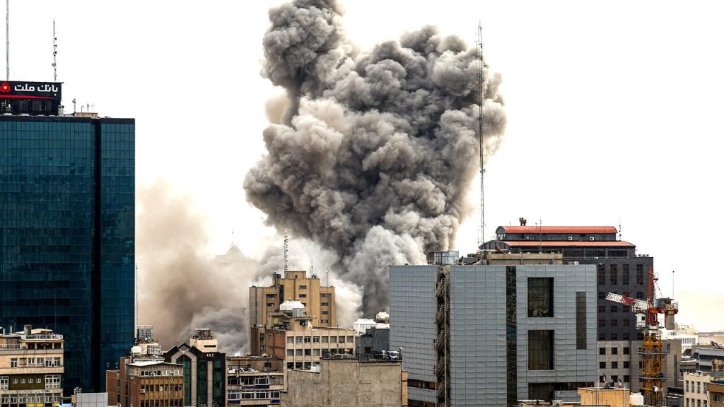 Israel lovește o adunare din teheran: Cine va fi succesorul lui khamenei?