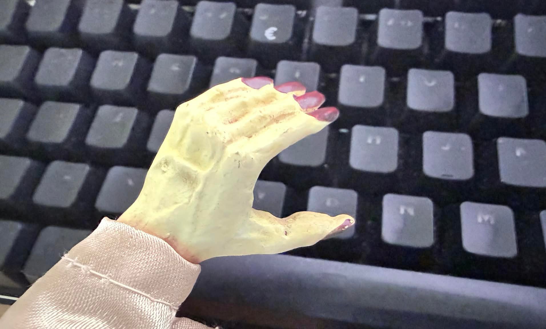 Jurnalist de renume, suspendat după ce a folosit inteligența artificială pentru a genera citate false Peter Vandermeersch, jurnalist și manager media cu o carieră importantă în spate, a fost suspendat temporar din funcția de fellow pentru „jurnalism și societate” de către Mediahuis