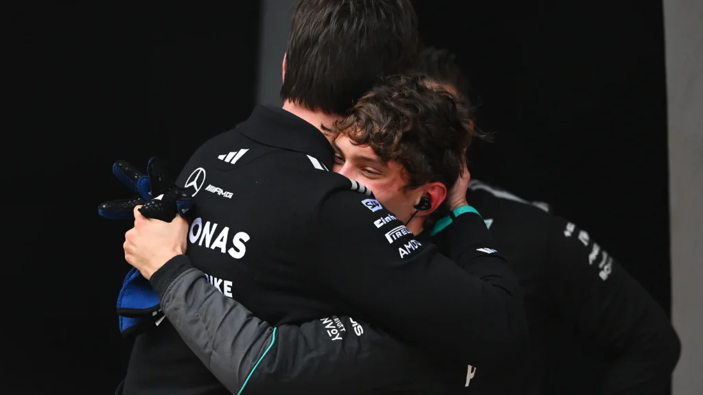 Kimi Antonelli, victorie istorică în China pe fondul surprizei hamilton