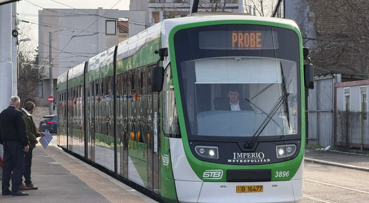 Tramvaiele liniei 5 revin pe traseu după opt ani de pauză Bucureștenii se pot bucura din nou de tramvaiele liniei 5 începând de astăzi, la prânz