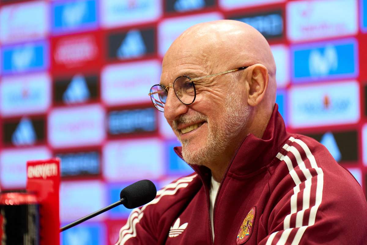 Spania își dezvăluie secretele: Numerele de pe tricouri și omisiunea lui Joan García Selecționata Spaniei de fotbal a făcut publică lista numerelor de pe tricouri pe care le vor purta jucătorii în meciul din această seară împotriva Serbiei