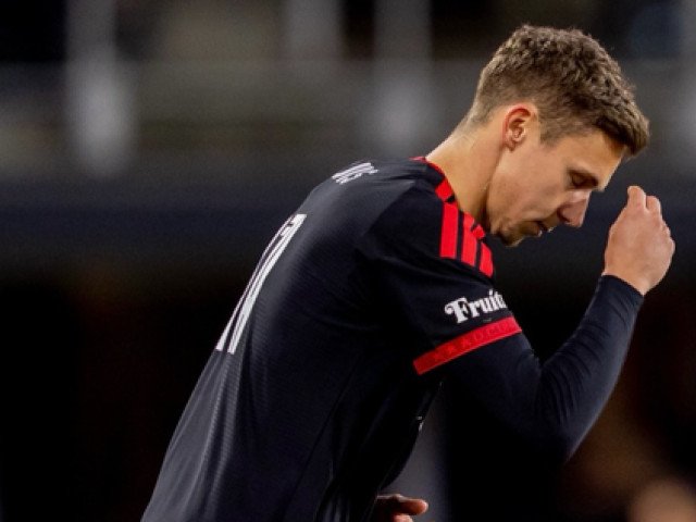 Munteanu, rezervă la DC United: Un semnal de alarmă pentru atacantul român? Atacantul român Louis Munteanu a fost din nou rezervă în meciul disputat de DC United, ridicând semne de întrebare cu privire la parcursul său în Major League Soccer (MLS)