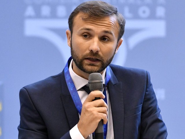 Răzvan Burleanu, reales la conducerea frf, cu un adversar dezamăgit Răzvan Burleanu a obținut un nou mandat la conducerea Federației Române de Fotbal, după alegerile de astăzi