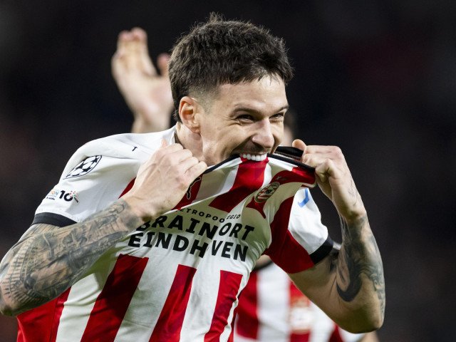 Man, aproape campion cu PSV înainte de barajul România – Turcia