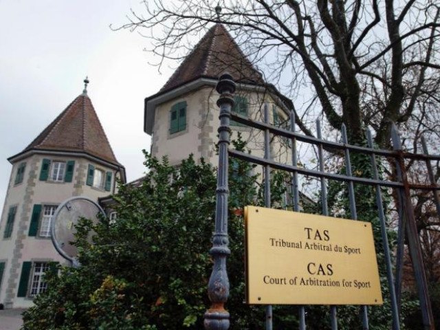 CFR Cluj, obligată să plătească o datorie care ar putea aduce penalizări Curtea de Arbitraj Sportiv (TAS) a decis: CFR Cluj trebuie să achite o datorie, ceea ce ar putea duce la penalizarea clubului