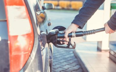Guvernul analizează reducerea accizei la carburanți pentru a limita scumpirile București – Guvernul discută activ noi măsuri pentru a stopa creșterea prețurilor la carburanți