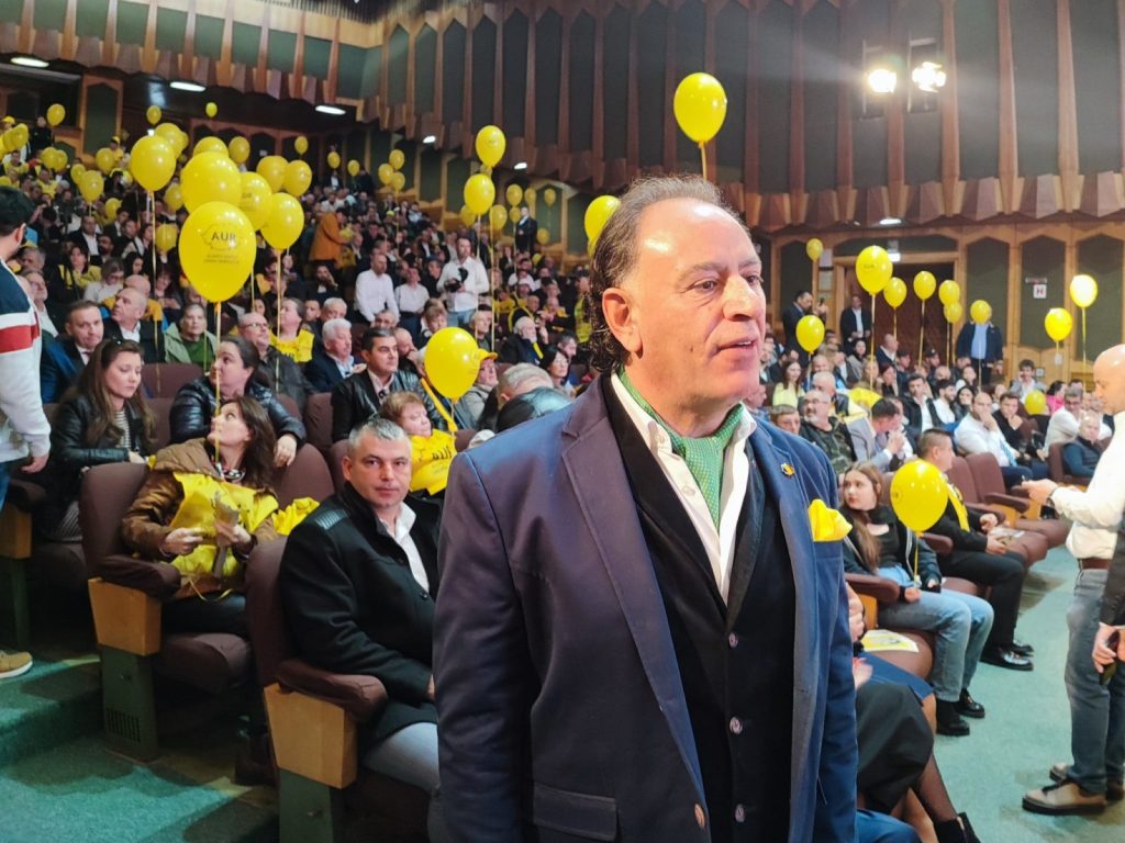 Murad respinge zvonurile privind plecarea din AUR, dar recunoaște discuții cu conducerea Deputatul AUR de Constanța și omul de afaceri Mohammad Murad a dezmințit, miercuri, informațiile apărute în spațiul public despre o posibilă plecare din partidul condus de George Simion