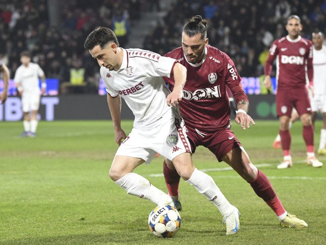 Moruțan, criticat dur după prestația cu CFR Cluj: „Parcă a mâncat 15 sarmale” Olimpiu Moruțan, fotbalistul Rapidului, a fost ținta criticilor după meciul pierdut de giuleșteni în fața celor de la CFR Cluj, scor 1-0