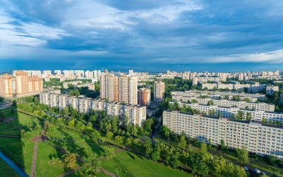 Visul românilor de a avea o locuință se estompează: Chiria, o soluție preferată în fața prețurilor ridicate Accesul la proprietate imobiliară devine o provocare tot mai mare pentru mulți români, pe fondul creșterii prețurilor și al stagnării veniturilor