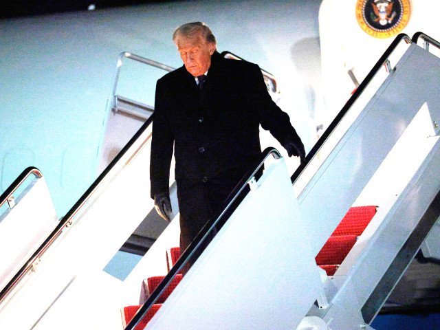 Trump dă undă verde Iranului pentru Cupa Mondială, în ciuda războiului Situația tensionată din Orientul Mijlociu nu a împiedicat decizia lui Donald Trump de a permite echipei naționale de fotbal a Iranului să participe la Cupa Mondială din Statele Unite ale Americii