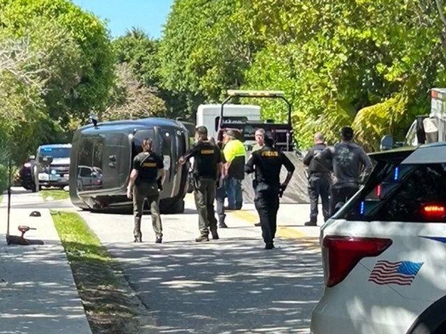 Tiger Woods, implicat într-un accident rutier cu mașina personală Legenda golfului mondial, Tiger Woods, a fost implicat într-un accident rutier, marți, stârnind îngrijorare în rândul fanilor și al comunității sportive