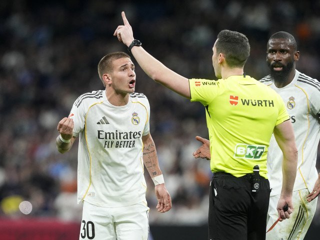 U Cluj și Barcelona, cap de afiș marți seara Fotbalul de pe canalele DigiSport promite o seară incitantă marți, cu două partide de interes major pentru fanii sportului-rege