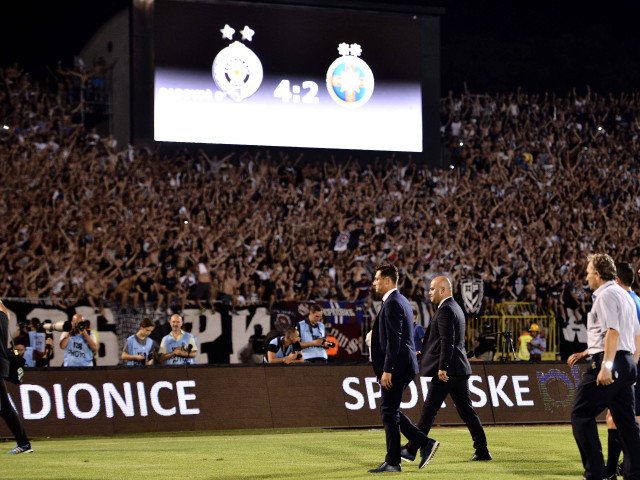 Lovitură de teatru la FCSB: Gigi Becali sondează un nou antrenor După plecarea antrenorilor Elias Charalambous și Mihai Pintilii, Gigi Becali, patronul FCSB, a demarat deja căutările pentru un nou tehnician