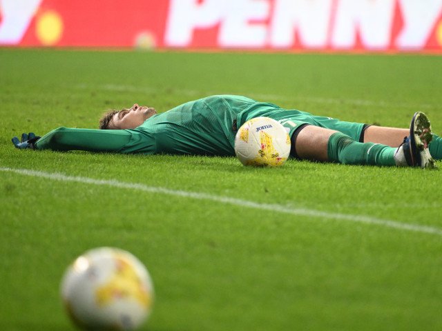 Universitatea Craiova, lovită de ghinion: Isenko, indisponibil după meciul cu Dinamo Portarul ucrainean Pavlo Isenko, de la Universitatea Craiova, va fi nevoit să stea pe tușă după accidentarea suferită în timpul meciului cu Dinamo București