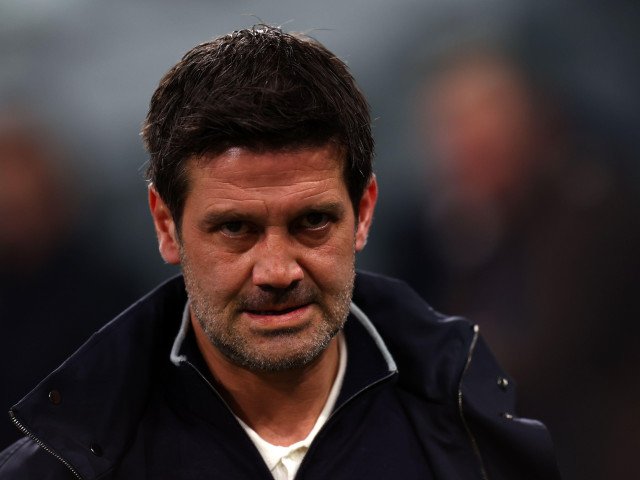 Febră și îngrijorare: Cristi Chivu, incert pentru derby-ul Milanului Cristi Chivu, antrenorul echipei Inter Primavera, se confruntă cu probleme medicale serioase înaintea derby-ului cu AC Milan