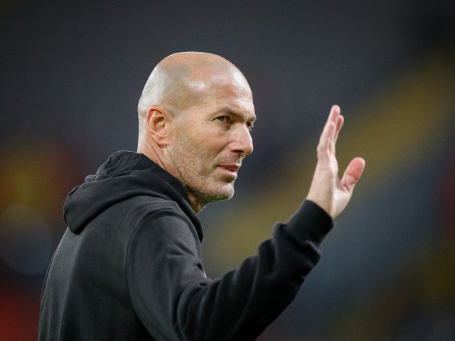 Zinedine Zidane revine în forță: ce planuri are legendă fotbalului Zinedine Zidane, legenda fotbalului mondial, a semnat un nou angajament, aducând entuziasm în lumea sportului
