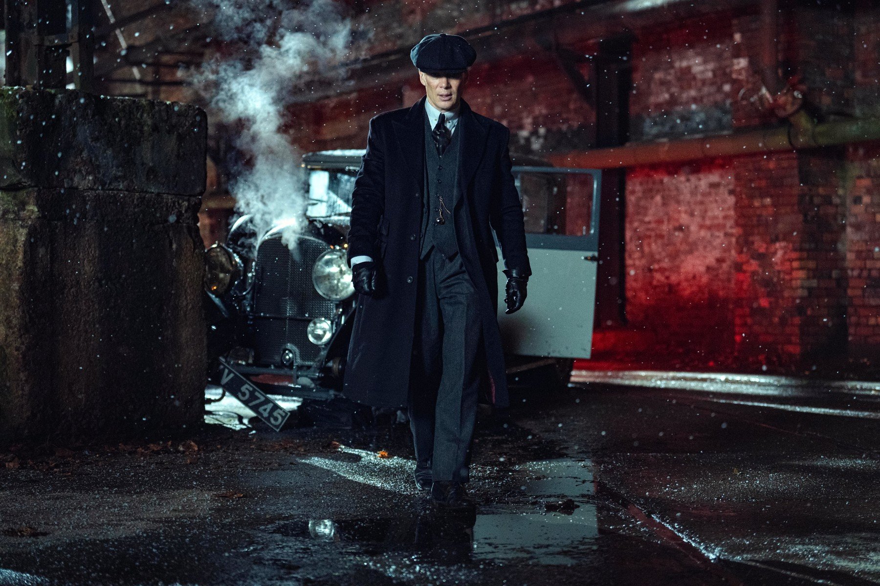 „Peaky Blinders: The Immortal Man” debutează pe Netflix: Cillian Murphy revine în rolul lui Tommy Shelby Vineri, platforma de streaming Netflix a lansat mult așteptatul film „Peaky Blinders: The Immortal Man”, cu Cillian Murphy în rolul principal