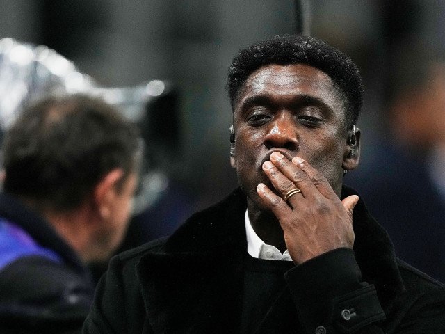 Kluivert și Seedorf, implicați în play-off-ul pentru mondial