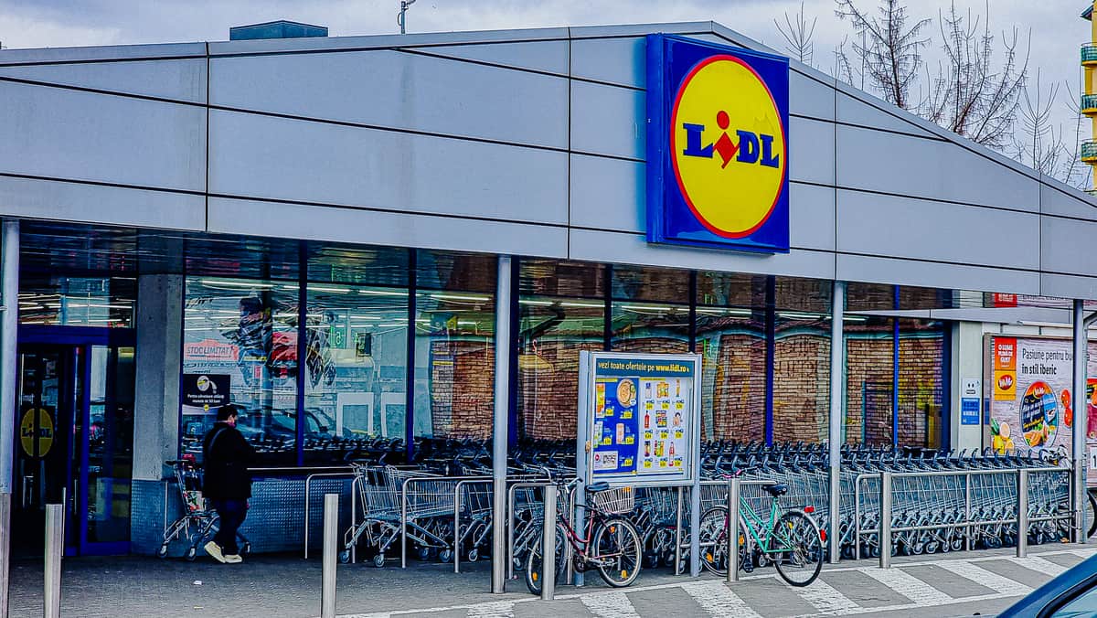 Lidl lansează un nou serviciu: Clienții pot rezerva produse direct din aplicație Lidl România introduce un nou serviciu pentru clienții săi, intitulat „Click & Pick”, care le permite acestora să rezerve articole direct din aplicația Lidl Plus