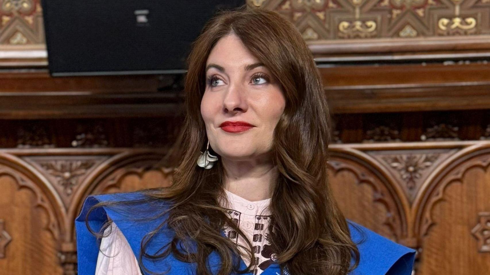 Scandal în Spania: O româncă, acuzată de fraudă după ce a obținut cel mai mare punctaj la examenul pentru medici O româncă stabilită în Spania a stârnit un val de controverse după ce a obținut cel mai mare punctaj din istoria examenului MIR (Médico Interno Residente), testul național pentru medici care doresc să se specializeze