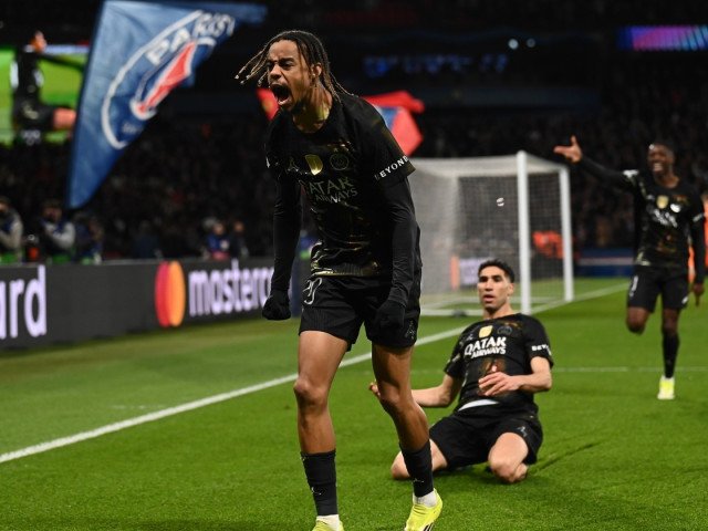 Psg invinge chelsea cu 5-2: Parizienii, favoriti la calificarea in sferturi