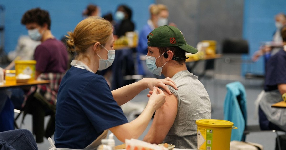 Focar de meningită în Marea Britanie: România, printre țările fără vaccin anti-meningită în schema națională Un focar de meningită în sud-estul Angliei, soldat cu două decese și zeci de îmbolnăviri, ridică semne de întrebare cu privire la gradul de pregătire al Europei în fața unei eventuale răspândiri
