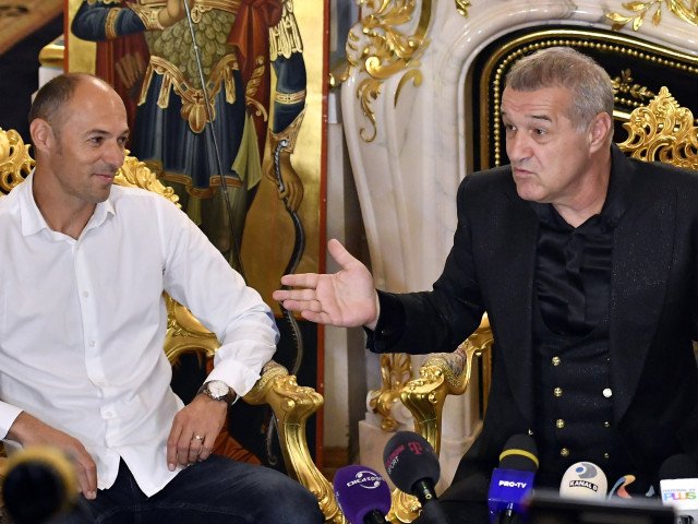 Becali a râs de andone, dar antrenorul a ajuns în play-off