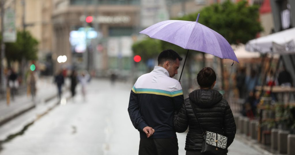ANM: Vremea se schimbă brusc în următoarele două săptămâni, cu ploi și temperaturi fluctuante Administrația Națională de Meteorologie (ANM) a emis o prognoză meteo pentru perioada 23 martie – 5 aprilie, anunțând o vreme schimbătoare în majoritatea regiunilor țării