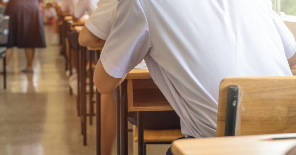 Simulare en 2026: Greutățile matematicii pentru elevi. Ce subiecte au picat azi?