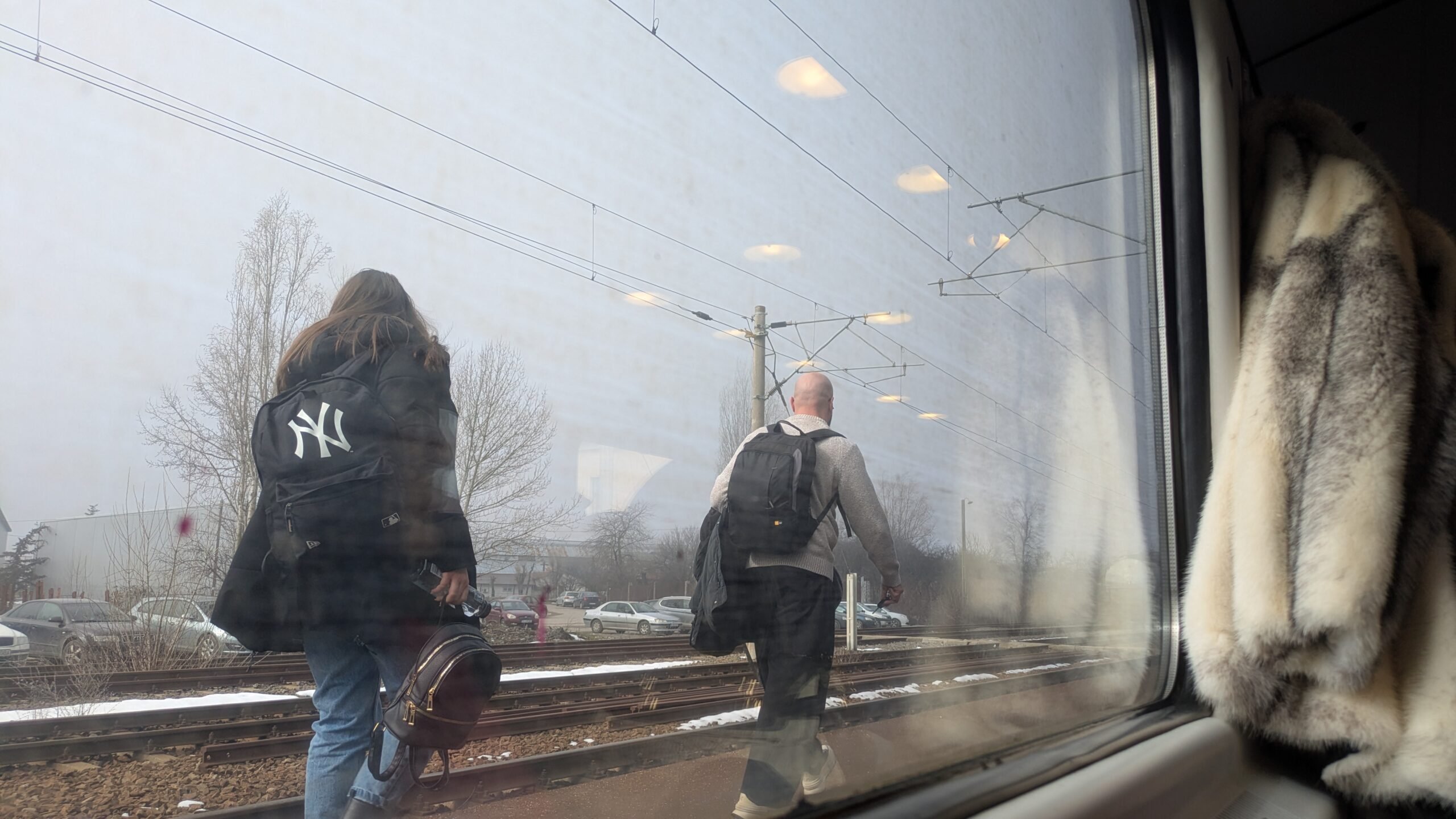 Haos pe șine: Trenurile spre munte, asaltate de bucureșteni, oferă o experiență greu de suportat Mii de bucureșteni au renunțat la mașinile personale în weekendul prelungit de la sfârșitul lui februarie și începutul lui martie, din cauza cozilor kilometrice pe Drumul Național 1