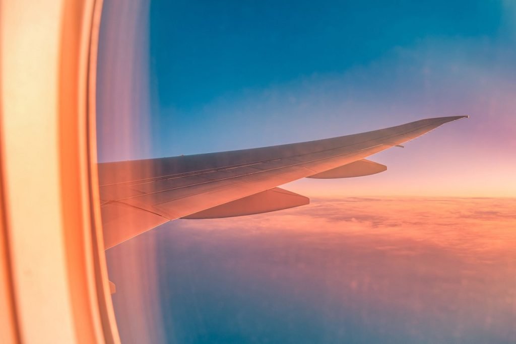 Un nou record mondial: zborul direct Sydney-Londra va dura peste 20 de ore Compania aeriană Qantas se pregătește să lanseze un zbor direct între Sydney și Londra, care va deveni cel mai lung zbor comercial din istorie