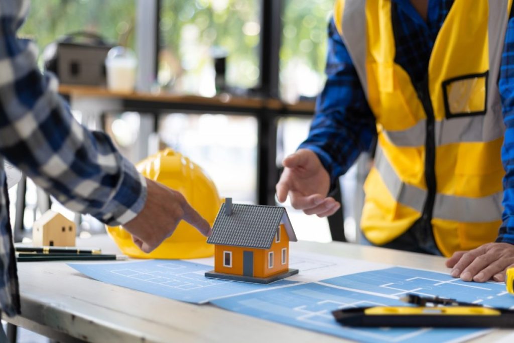 Construirea pe terenuri agricole extravilane: Pași și aprobări necesare, legislație 2026