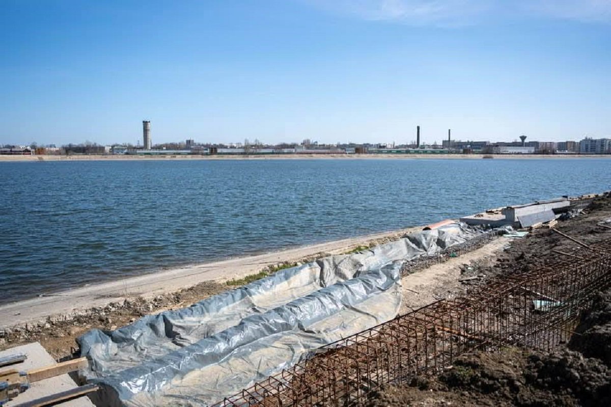 Plajă urbană și parc nou în Sectorul 6: Lacul Morii va fi transformat într-o oază de recreere Bucureștenii din Sectorul 6 vor avea, începând de vara aceasta, un nou spațiu de recreere: Insula Lacul Morii