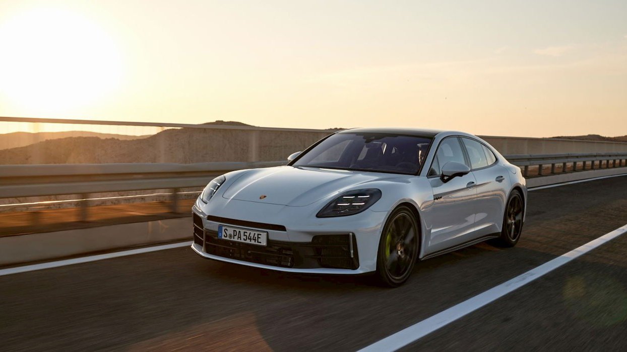 Porsche vrea să unifice modelele Panamera și Taycan: Ce se ascunde în spatele deciziei Constructorul auto german Porsche pare să facă pași importanți în ceea ce privește strategia sa de electrificare, dar nu neapărat în maniera anticipată