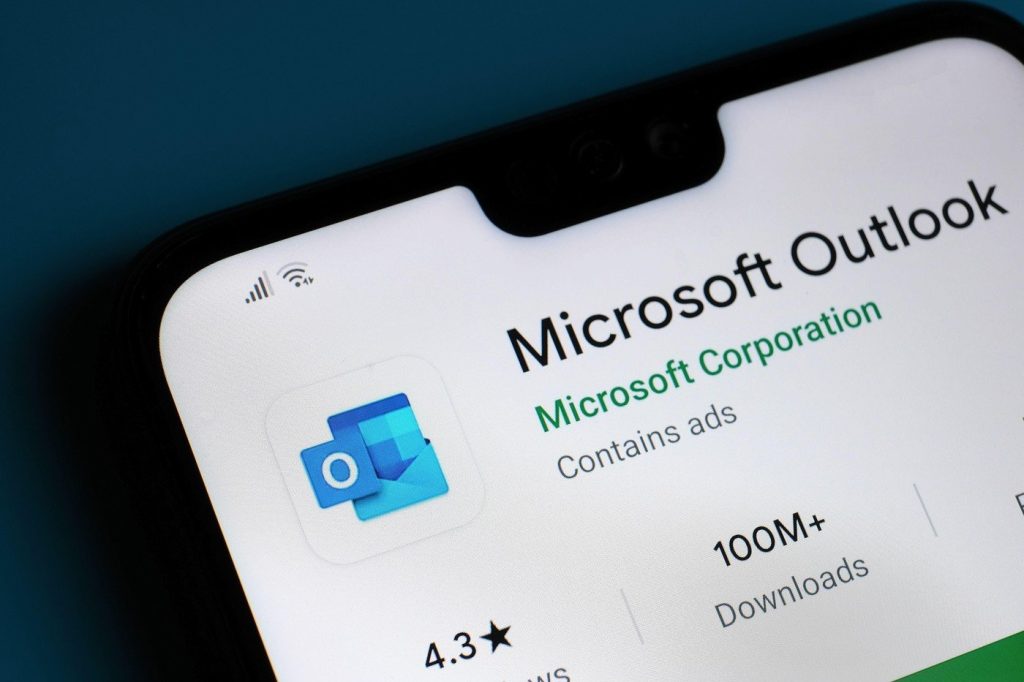 Simplifică-ți viața de birou: Cum să economisești timp cu funcția „Quick Steps” din Outlook Te confrunți cu un inbox aglomerat și rutina de a procesa zilnic zeci de email-uri? Microsoft Outlook oferă o funcție utilă, adesea trecută cu vederea, care te poate ajuta să eficientizezi aceste activități repetitive