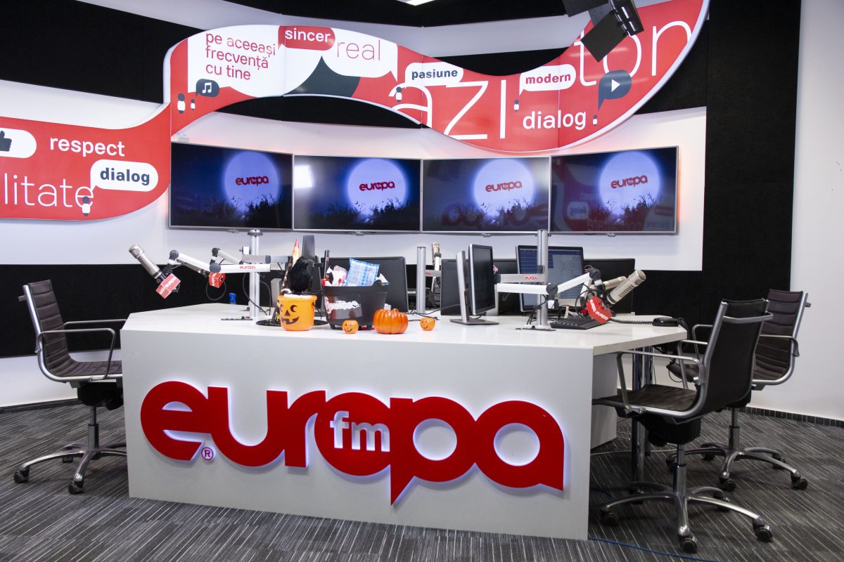 Europa FM și Virgin Radio lansează Radio Academy: Studenții, invitați în laboratoarele radioului Radio Academy, un nou proiect educațional inițiat de Europa FM și Virgin Radio, își propune să ofere studenților interesați de jurnalism și radio o experiență practică și mentorship direct de la profesioniști