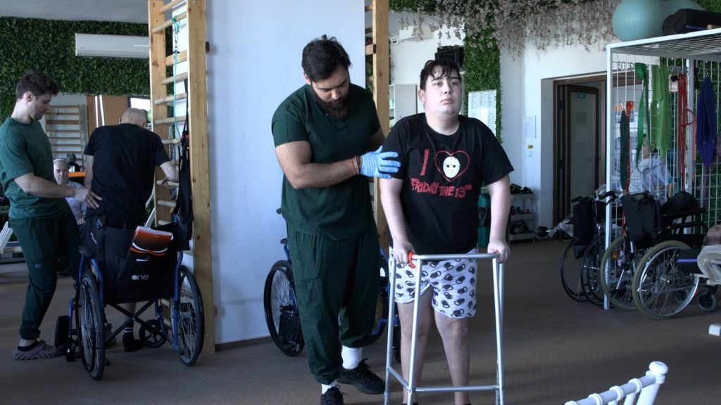 Recuperare medicală intensivă: Spitalul „Sfântul Sava cel Sfințit” înregistrează rezultate pozitive pentru pacienți Spitalul de Recuperare Medicală „Sfântul Sava cel Sfințit” din România se specializează în recuperarea medicală intensivă, oferind tratament pentru pacienții care au suferit intervenții chirurgicale complexe sau se confruntă cu afecțiuni neurologice, ortopedice sau pulmonare